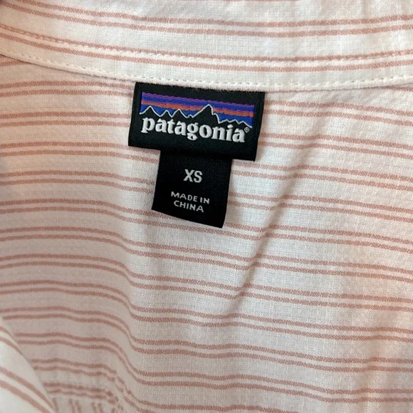 Patagonia lightweight button down - Picture 4 of 5